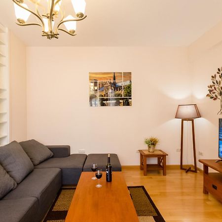 Downtown Two-Bedroom Apartment Ll تبليسي المظهر الخارجي الصورة