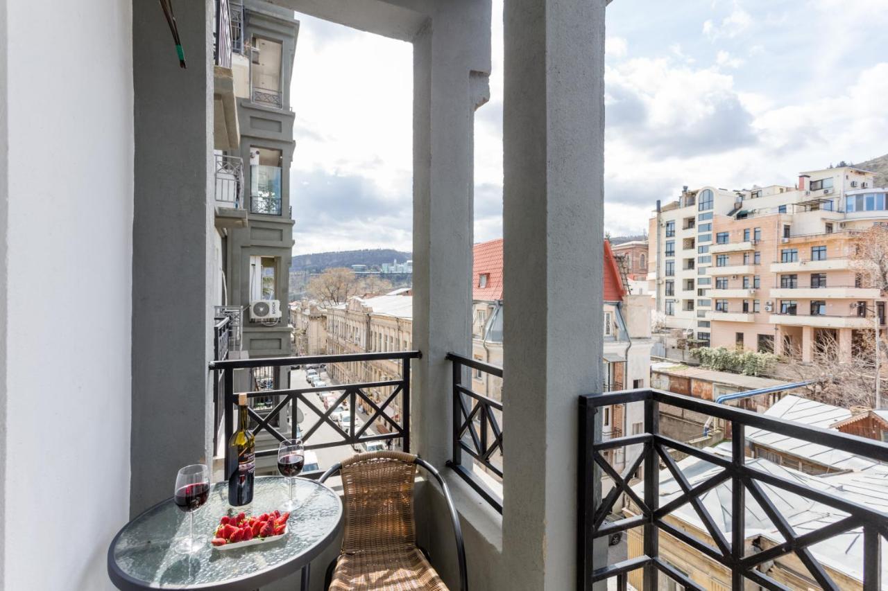 Downtown Two-Bedroom Apartment Ll تبليسي المظهر الخارجي الصورة