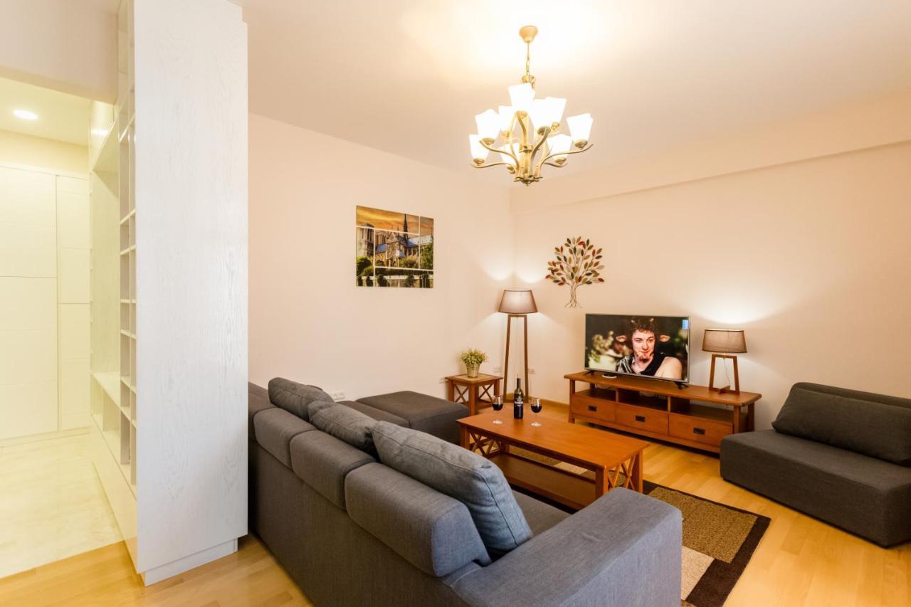 Downtown Two-Bedroom Apartment Ll تبليسي المظهر الخارجي الصورة
